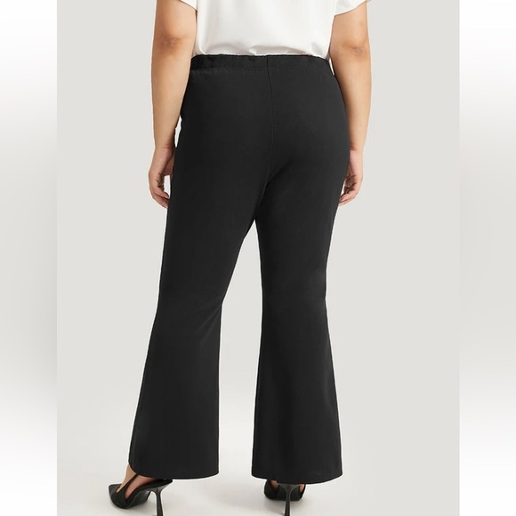 BloomChic Plus Size Solid Pocket Flare Leg Elastic Waist Pants - Picture 2 of 4